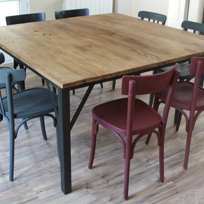 Table industrielle métal/bois carrée | 8 personnes