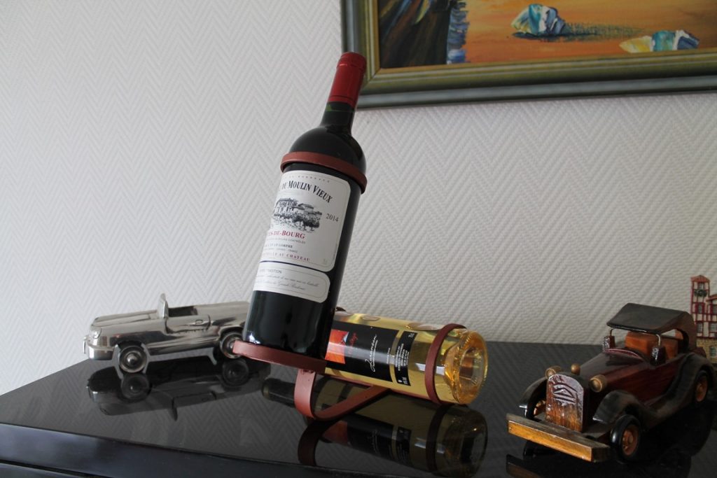 Porte bouteilles métal, création artisanale par Béarn Métal Design
