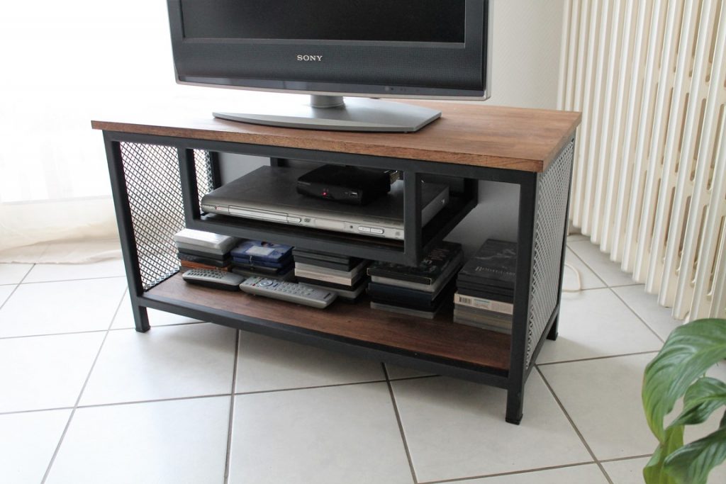 Meuble de télévision bois/métal industriel 1m tôle perforée Béarn Métal Design