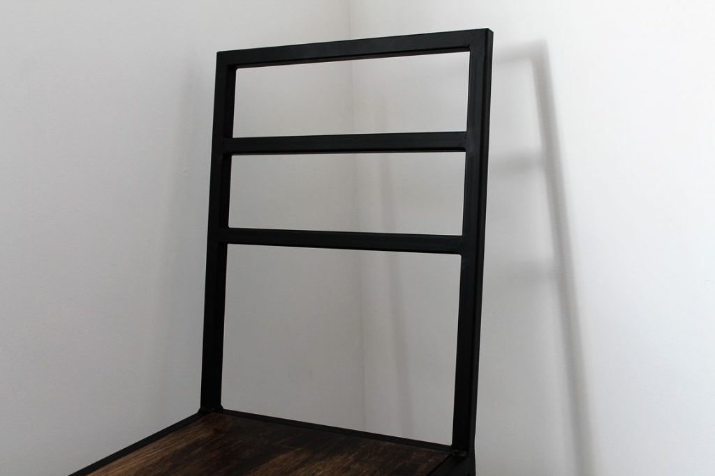 Chaise bois/métal par Béarn Métal Design