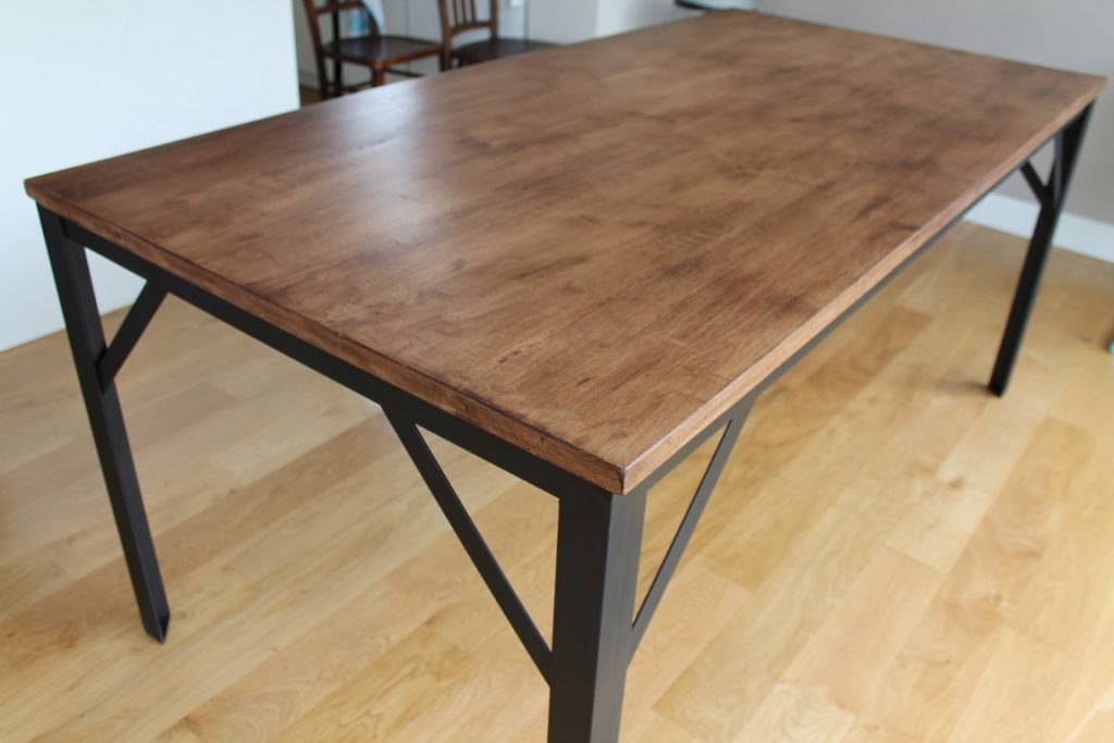 Table à manger 6 personnes bois métal teinte foncée Béarn Métal Design