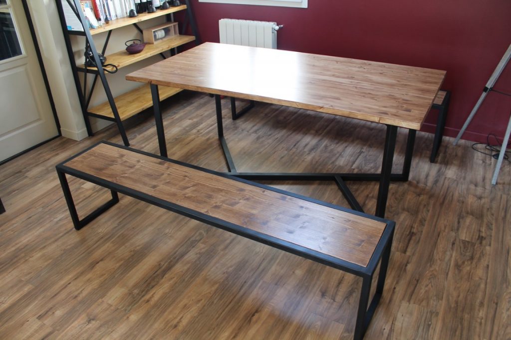 Table à manger avec bancs bois/métal Béarn Métal Design