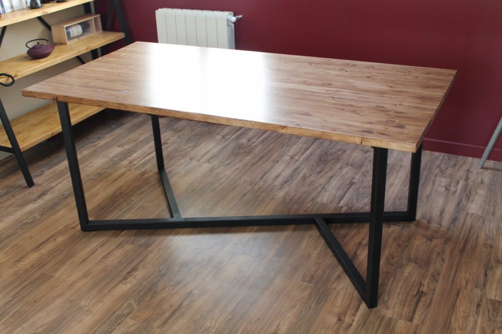 Table à manger bois/métal pieds design Béarn Métal Design