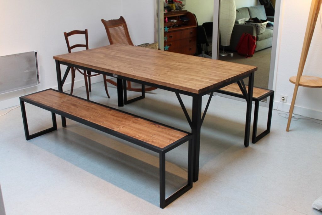 Table à manger avec bancs bois/métal Béarn Métal Design