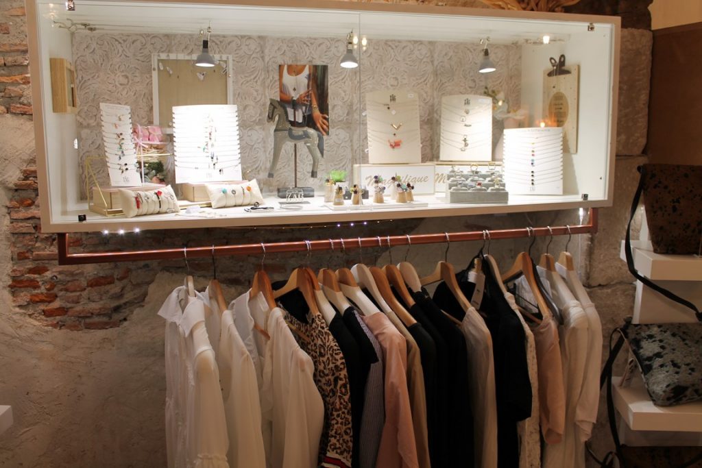 Agencement boutique sur mesure par Béarn Métal Design