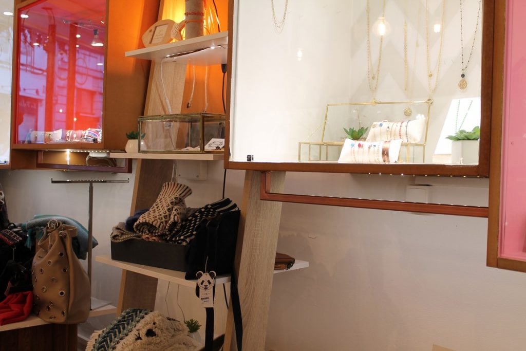 Agencement boutique sur mesure par Béarn Métal Design