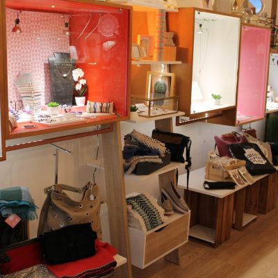 Agencement boutique sur mesure par Béarn Métal Design