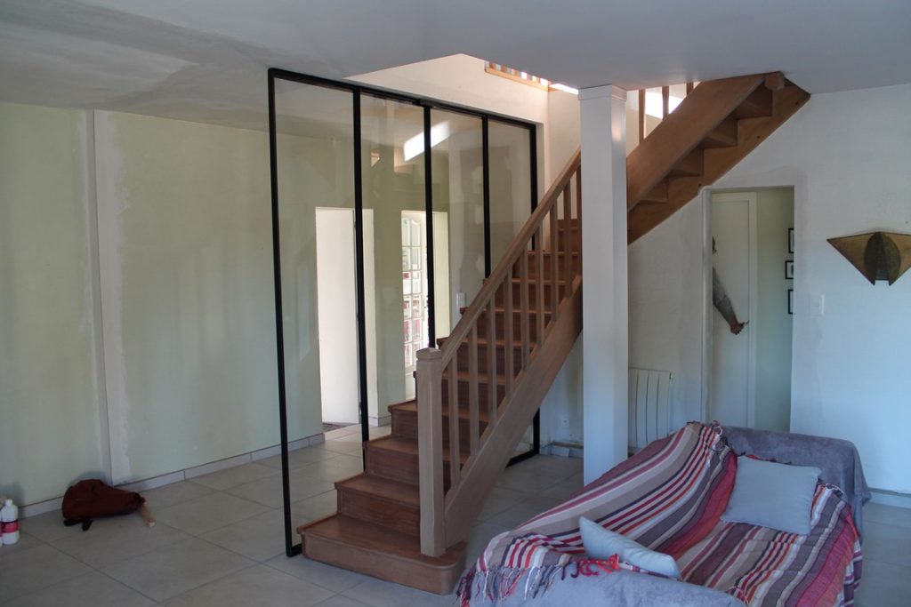 Verrière toute hauteur séparation escalier Béarn Métal Design