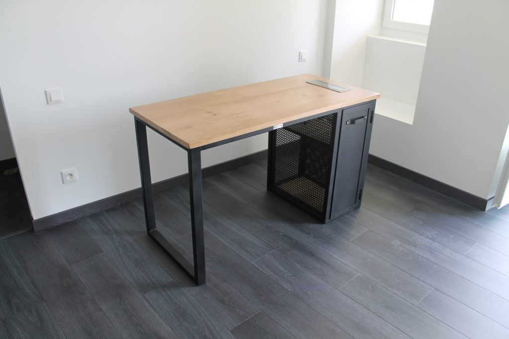 Bureau bois/métal, tôle perforée pour tour ordinateur Béarn Métal Design