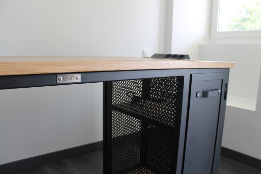 Bureau bois/métal, tôle perforée pour tour ordinateur Béarn Métal Design