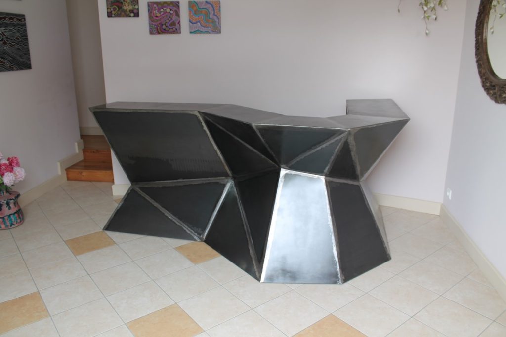 Bar sur mesure en tôle pleine, effet soudé Béarn Métal Design