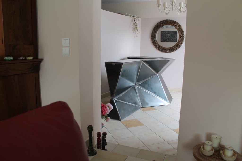 Bar sur mesure en tôle pleine, effet soudé Béarn Métal Design