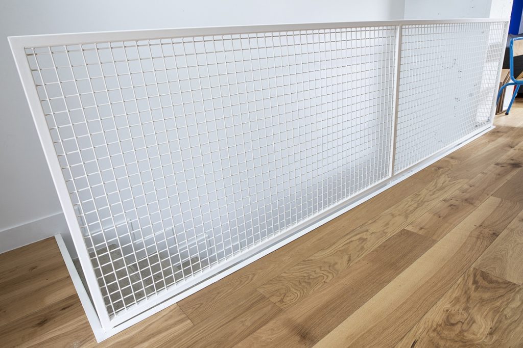 Garde corps escalier époxy blanc par Béarn Métal Design