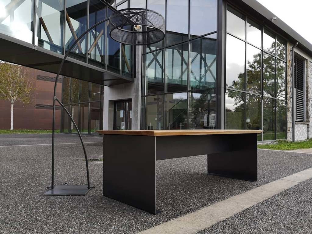 Bureau métal/bois + lampe métal Béarn Métal Design