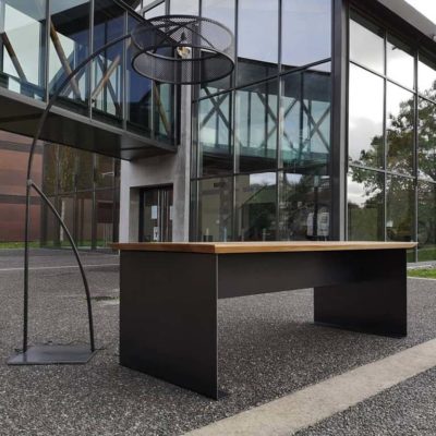 Bureau métal/bois + lampe métal Béarn Métal Design