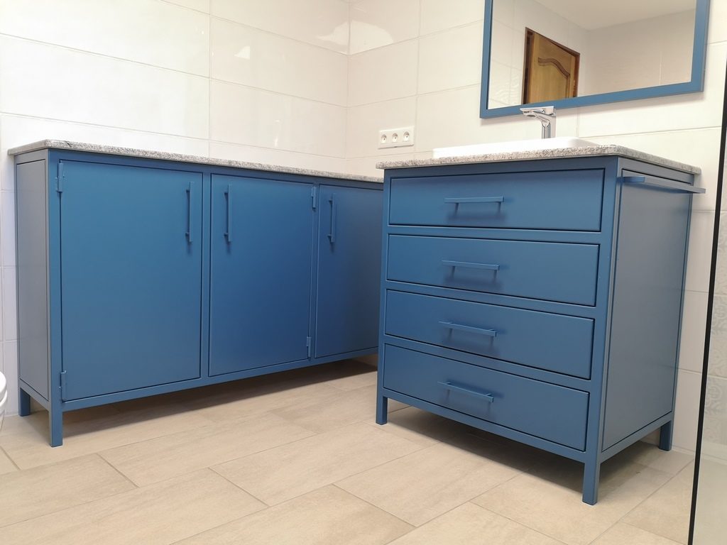 Meuble de salle de bain sur mesure par Béarn Métal Design