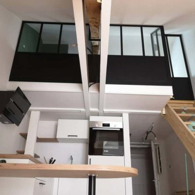 Verrière sur mezzanine sur mesure par Béarn Métal Design