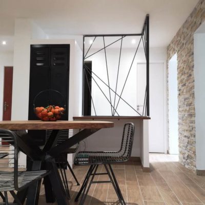 Table à manger bois/métal mikado + verrière sur mesure meuble d'angle par Béarn Métal Design