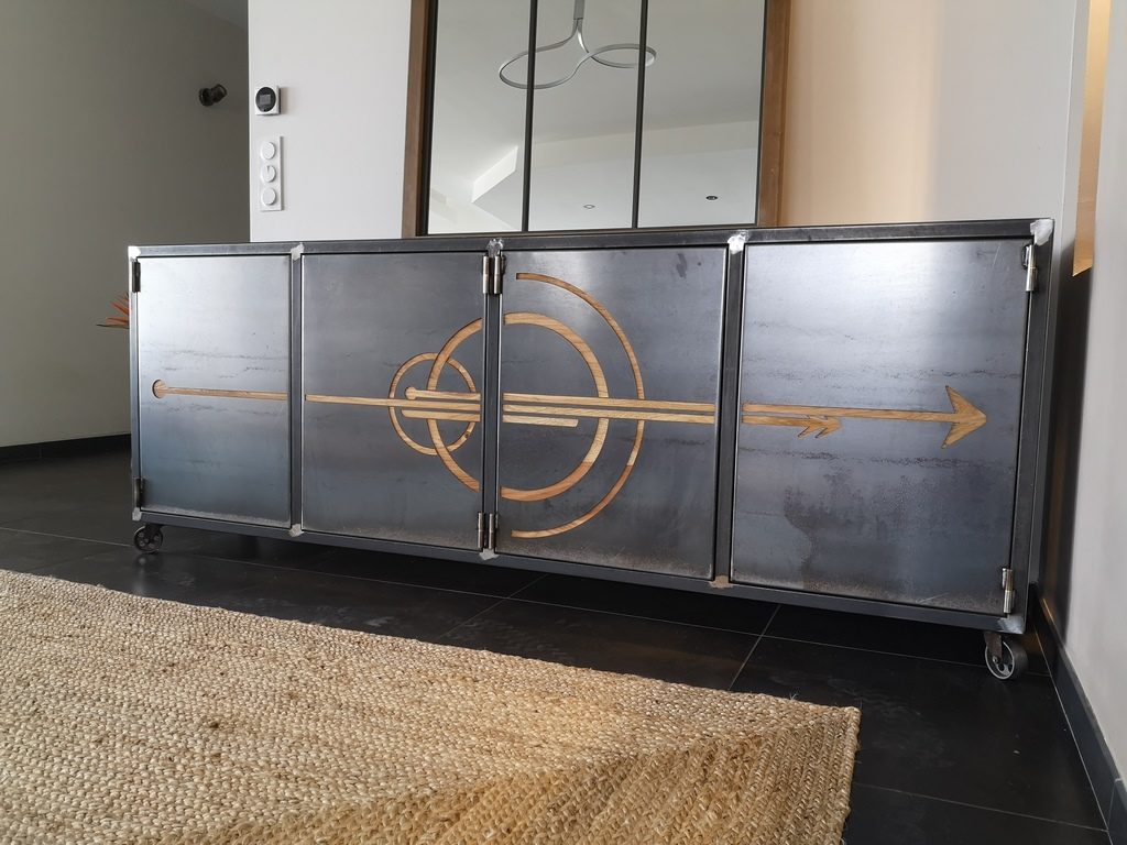 Buffet moderne full acier, portes poussoir par Béarn Métal Design