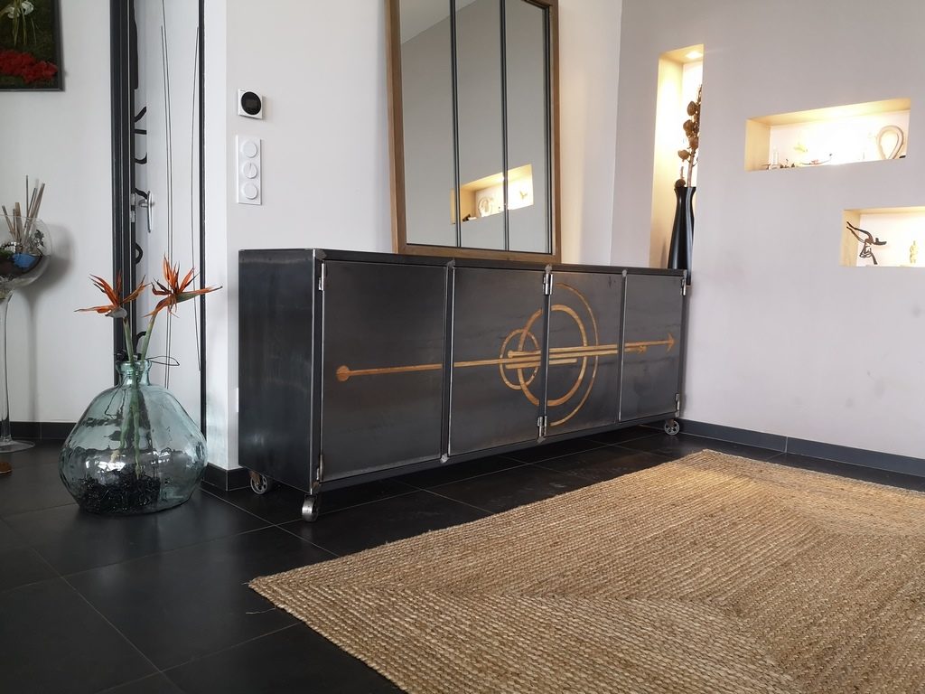 Buffet moderne full acier, portes poussoir par Béarn Métal Design