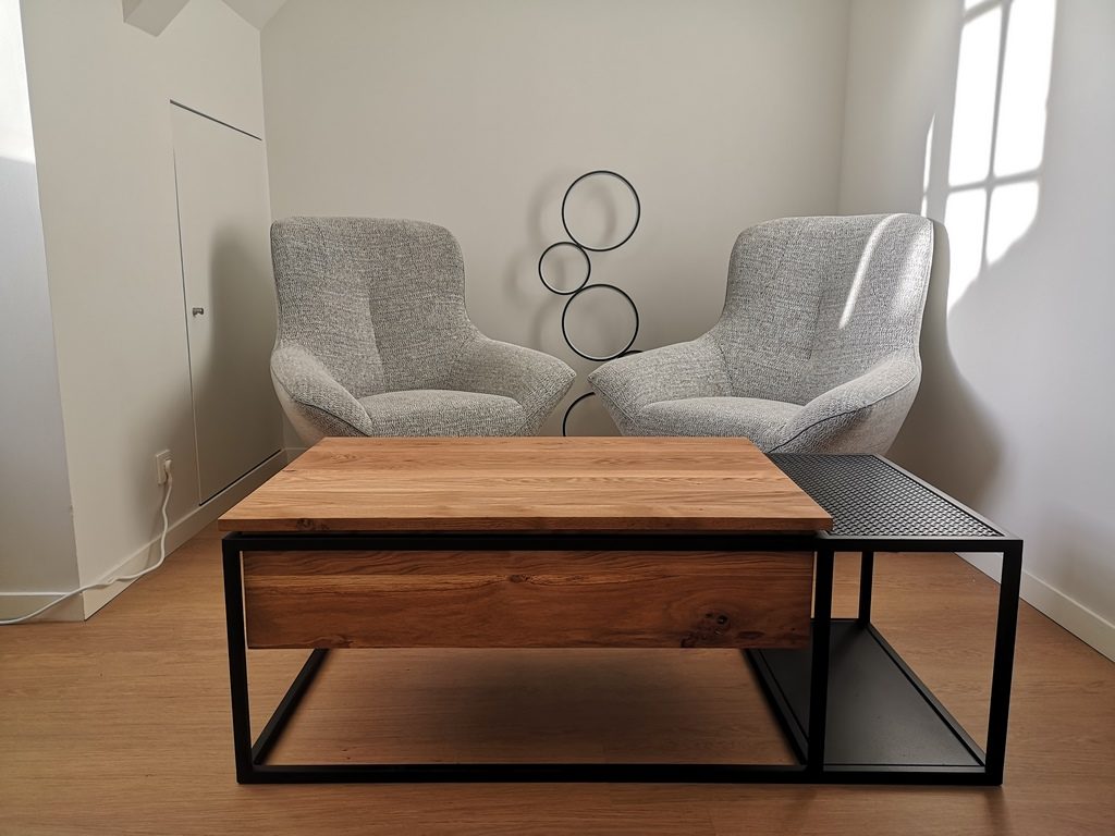 Table basse avec plateau relevable bois/métal par Béarn Métal Design