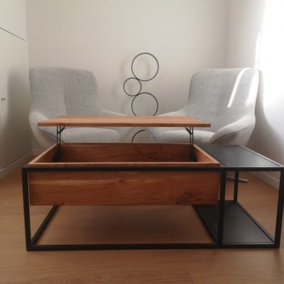 Table basse avec plateau relevable bois/métal par Béarn Métal Design