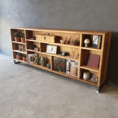 Buffet sur mesure bois et pieds métal par Béarn Métal Design