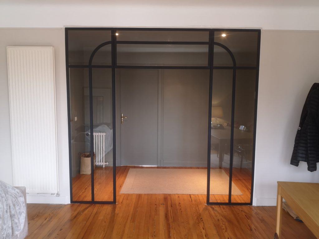 Verrière ouverte vitrée moderne par Béarn Métal Design