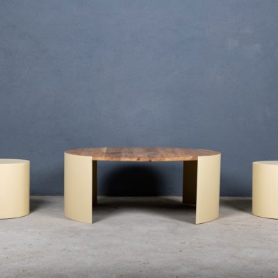 Table basse et tabourets métal époxy peint moderne et design par Béarn Métal Design