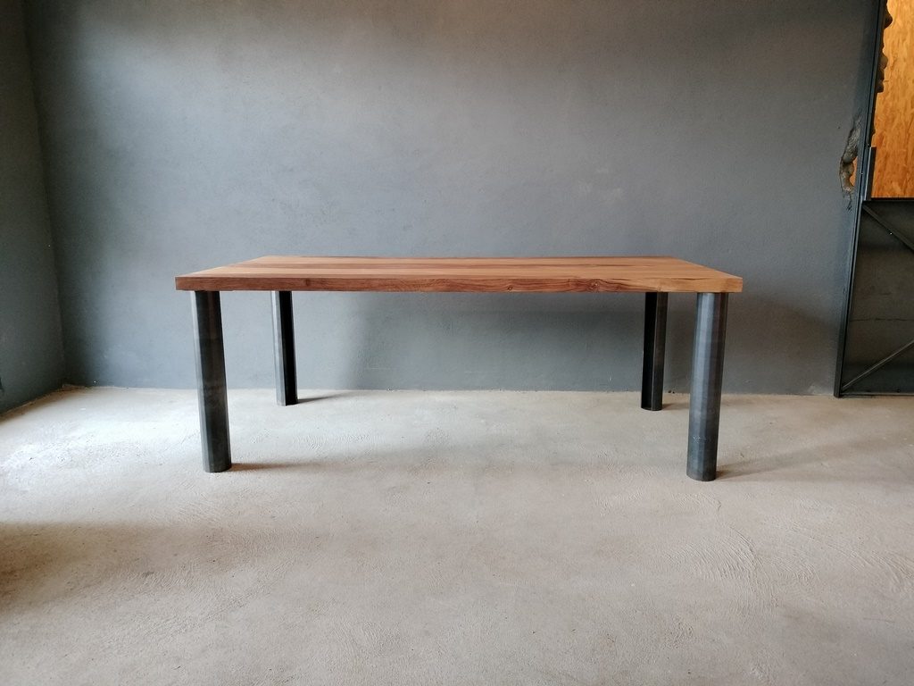 Table à manger 8 personnes, bois/métal par Béarn Métal Design