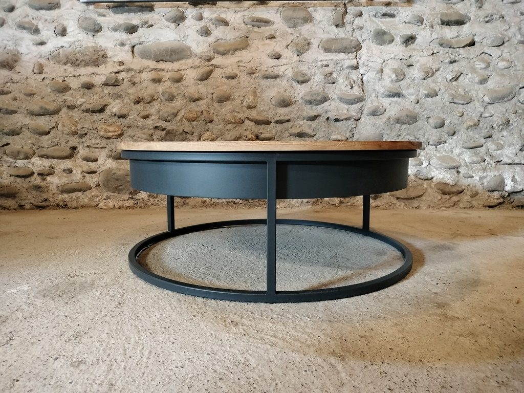 Table basse ronde bois/métal avec plateau relevable et rangements, style industriel sur mesure par Béarn Métal Design