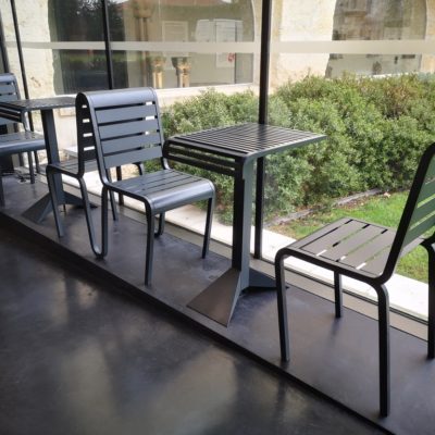 Agencement table/chaise métal Béarn Métal Design