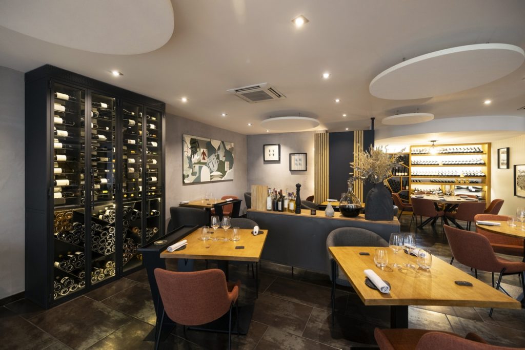 Etagères cave à vin sur mesure par Béarn Métal Design