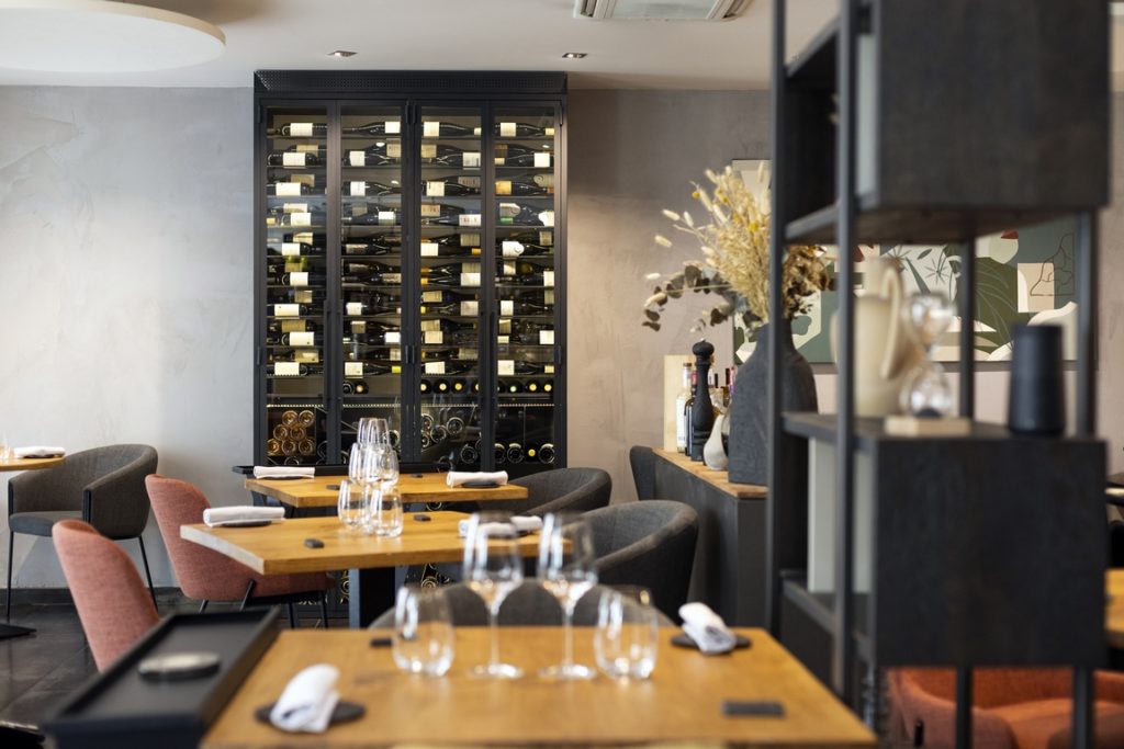 Etagères cave à vin sur mesure par Béarn Métal Design